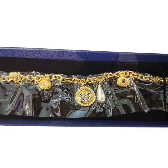 Swarovski Vintage Style Swan Charm Bracelet*Adjustable link*NEW in box - Picture 3 of 4